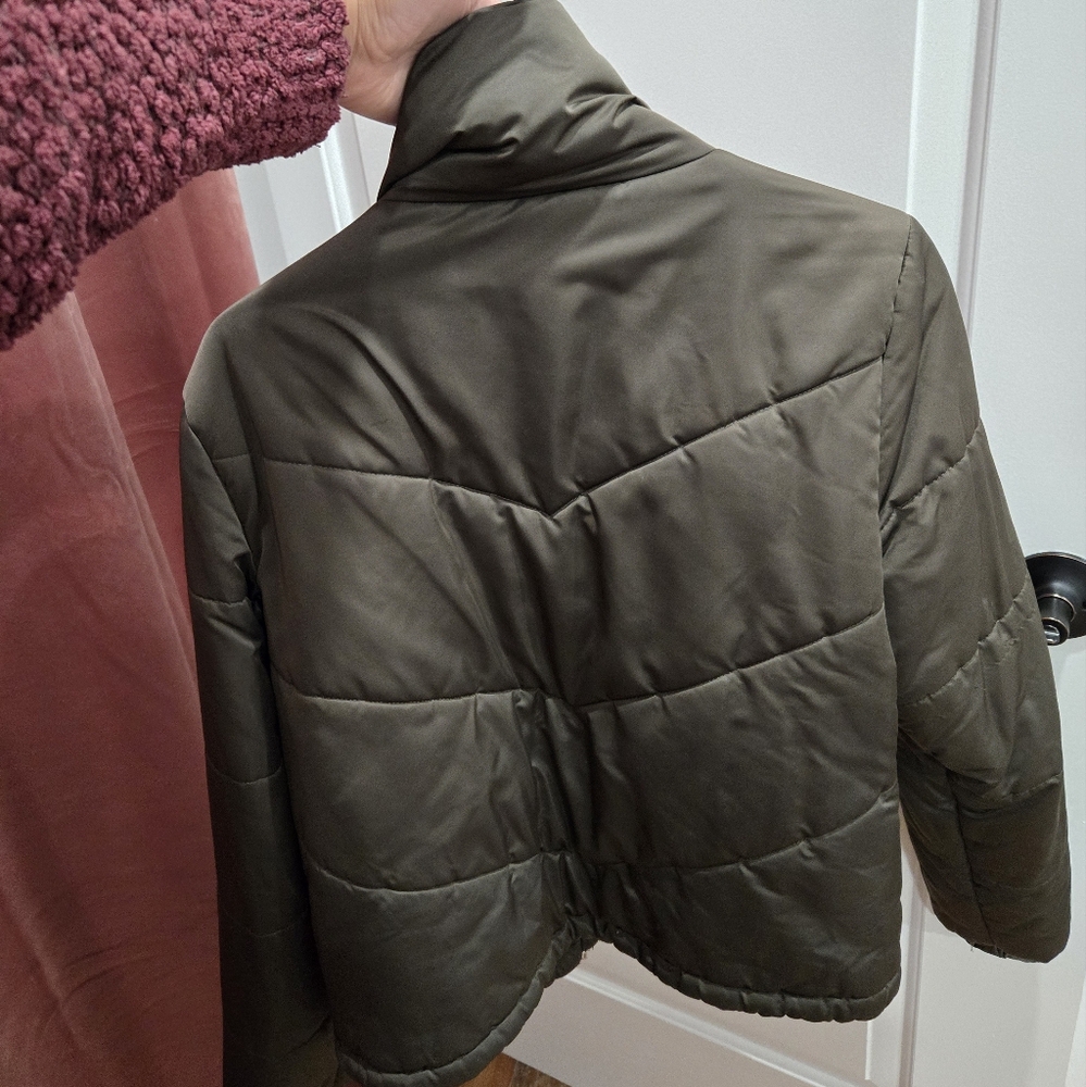 NWOT Romeo + Juliet Puffer Coat - Picture 3 of 3